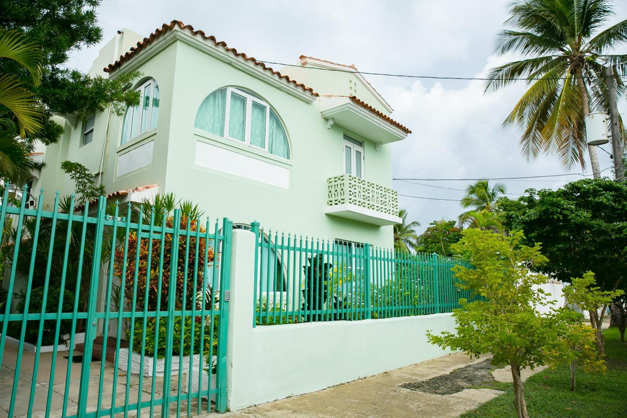 Numero Uno Beach Apartments San Juan Eksteriør bilde