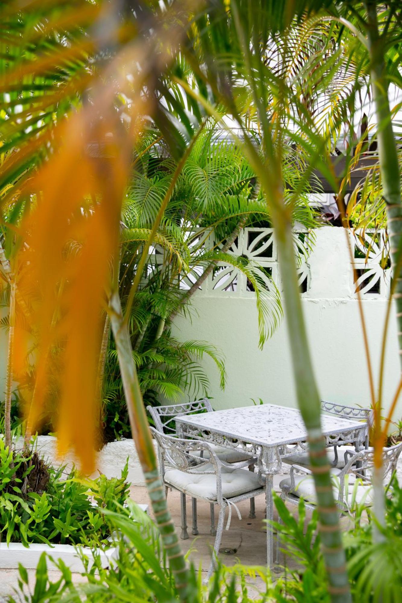 Numero Uno Beach Apartments San Juan Eksteriør bilde